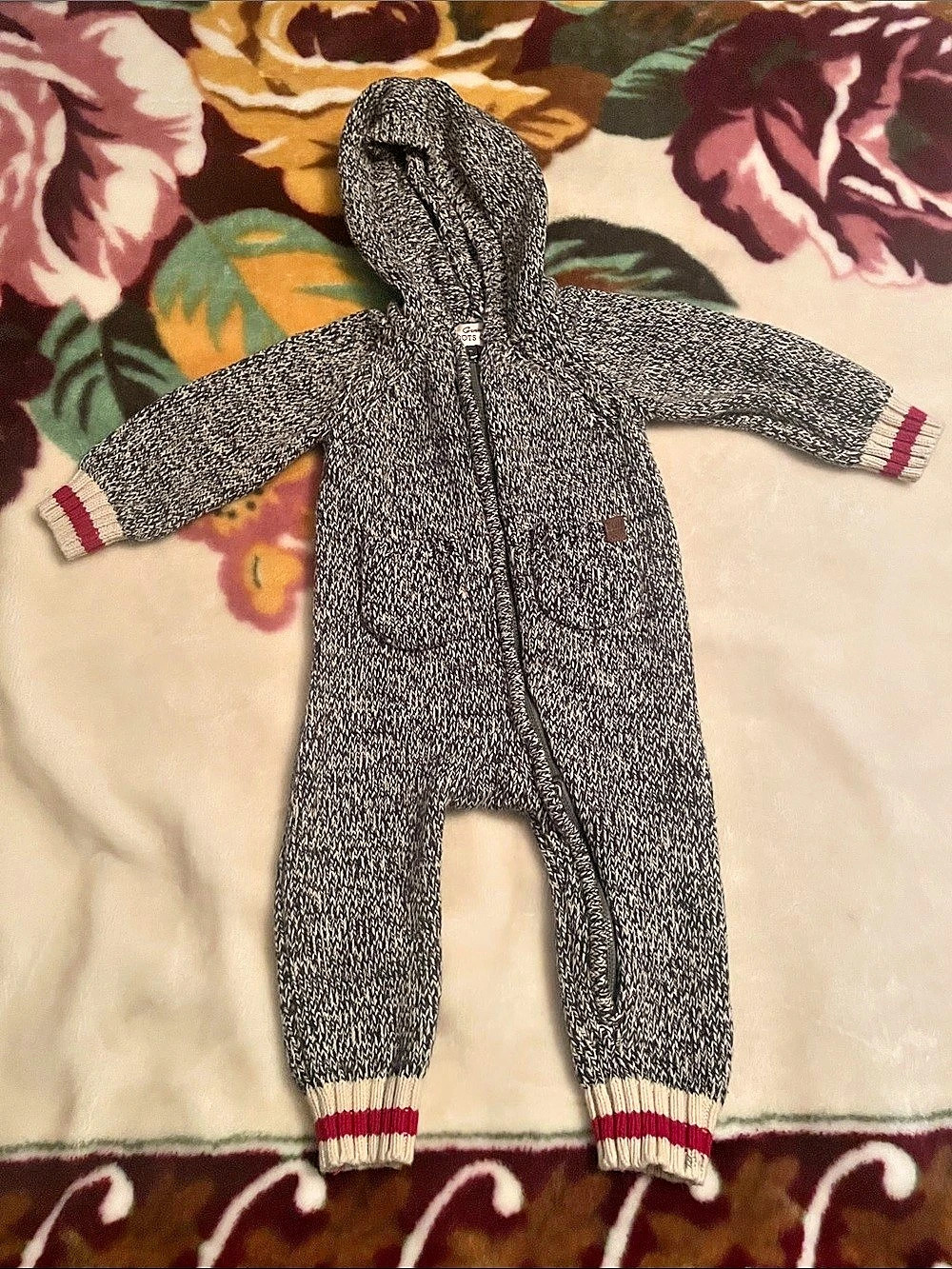 Roots Cabin 50 Years Baby Gray Footed Onesie Bodysuit Size M (6-12 Months)